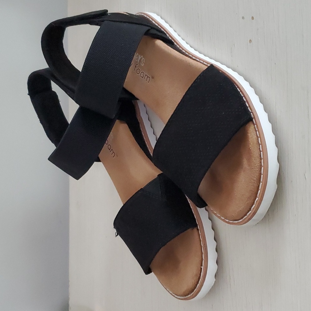 Skechers black memory foam sandal